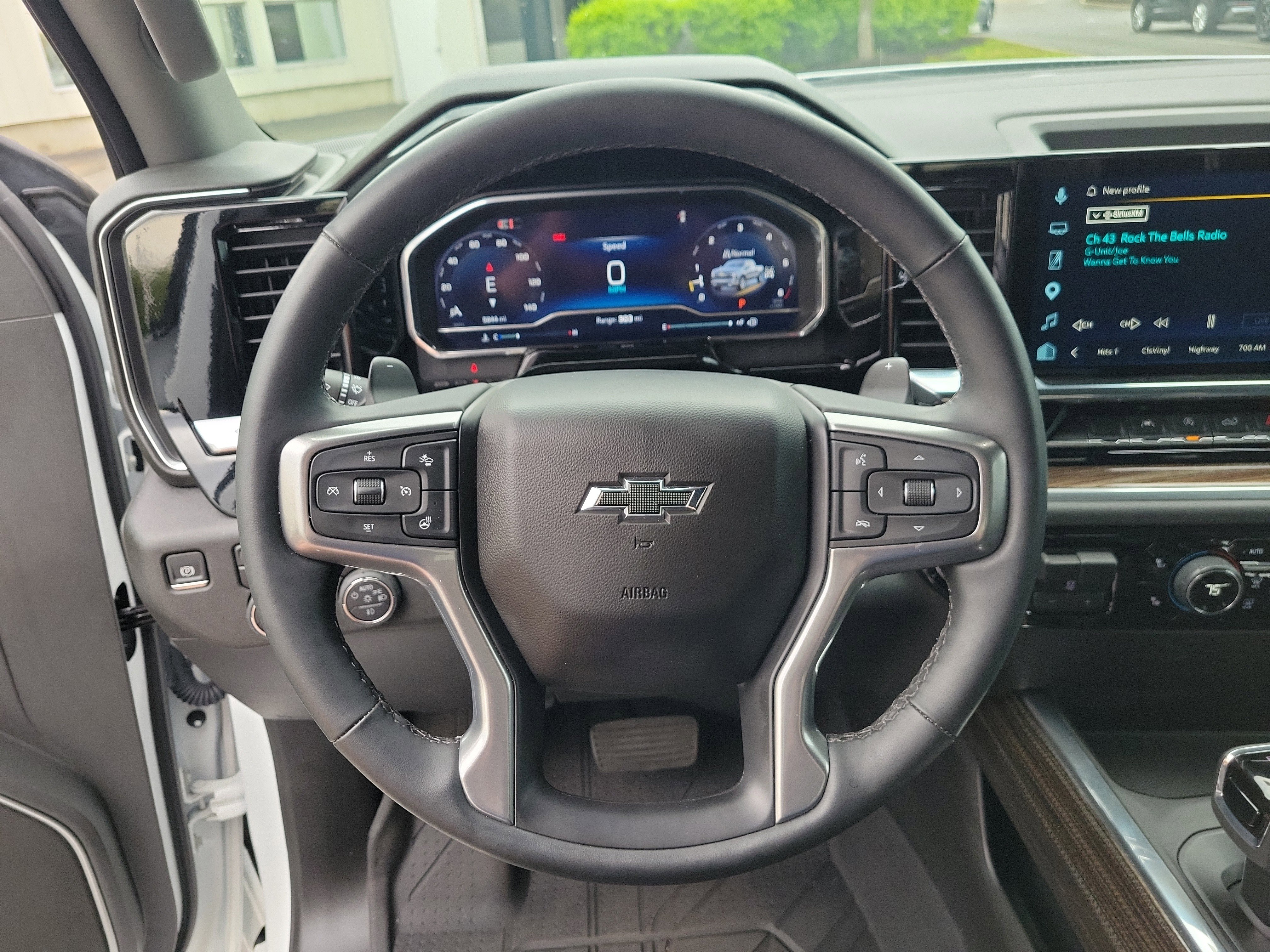 Used 2025 Chevrolet Silverado 1500 RST w/ Convenience Package II AWD/4WD image 21