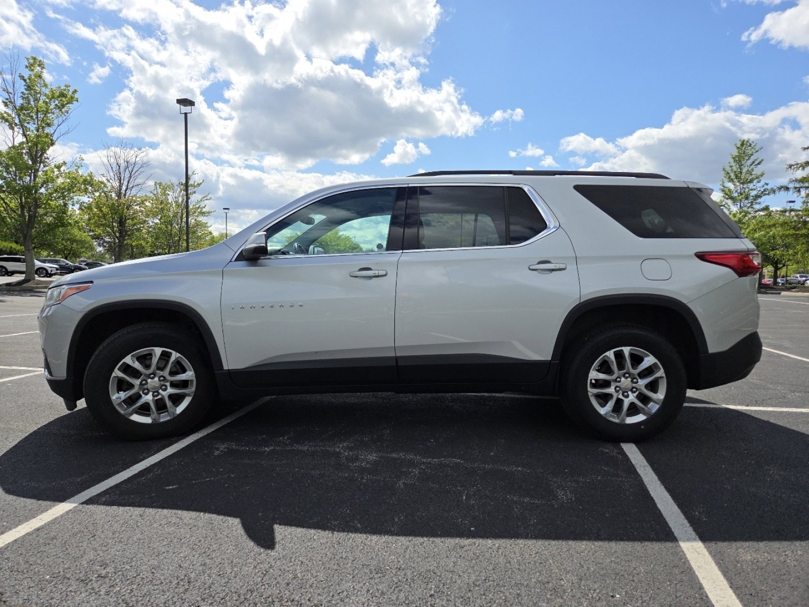 Used 2021 Chevrolet Traverse LT FWD image 16