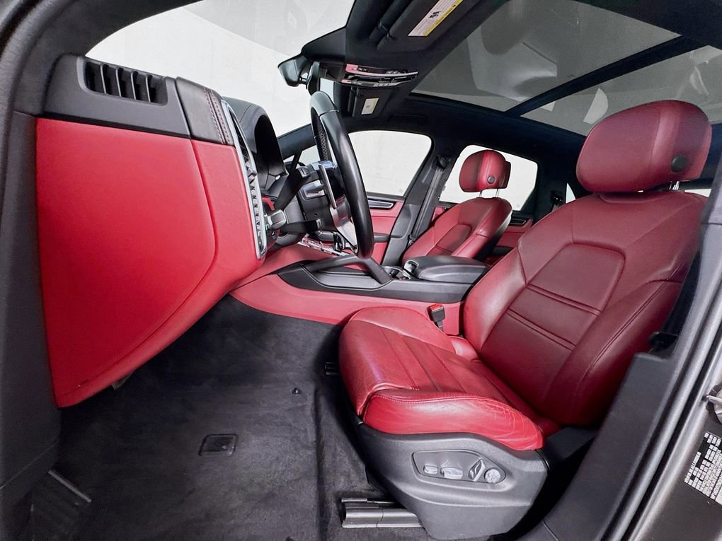 Used 2021 Porsche Cayenne GTS image 17