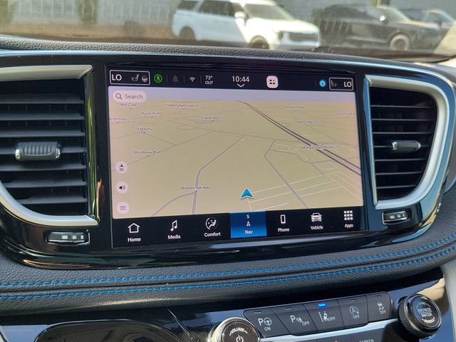 Used 2021 Chrysler Pacifica Touring-L w/ Premium & Safety Sphere Group FWD image 24