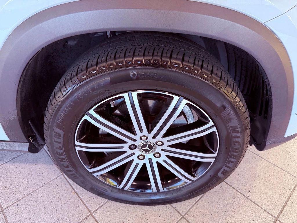 Used 2024 Mercedes-Benz GLE 350 4MATIC w/ Winter Package image 16