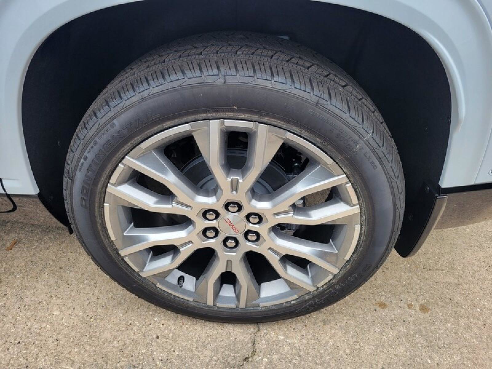 New 2026 GMC Acadia Denali w/ Super Cruise Package image 10