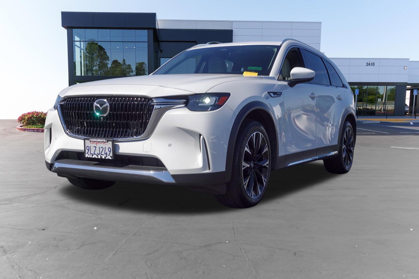 Used 2024 MAZDA CX-90 Plug-In Hybrid w/ Premium Plus AWD/4WD image 9