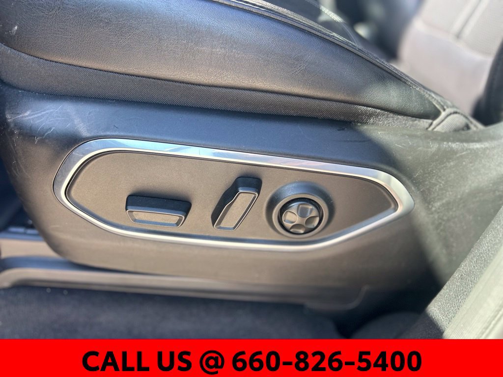 Used 2024 Jeep Wagoneer L Series II w/ Flexible Seating Group AWD/4WD image 13