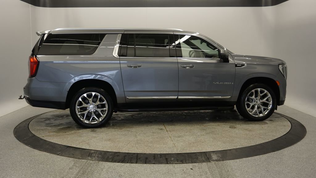 Used 2021 GMC Yukon XL SLT w/ SLT Premium Package image 13