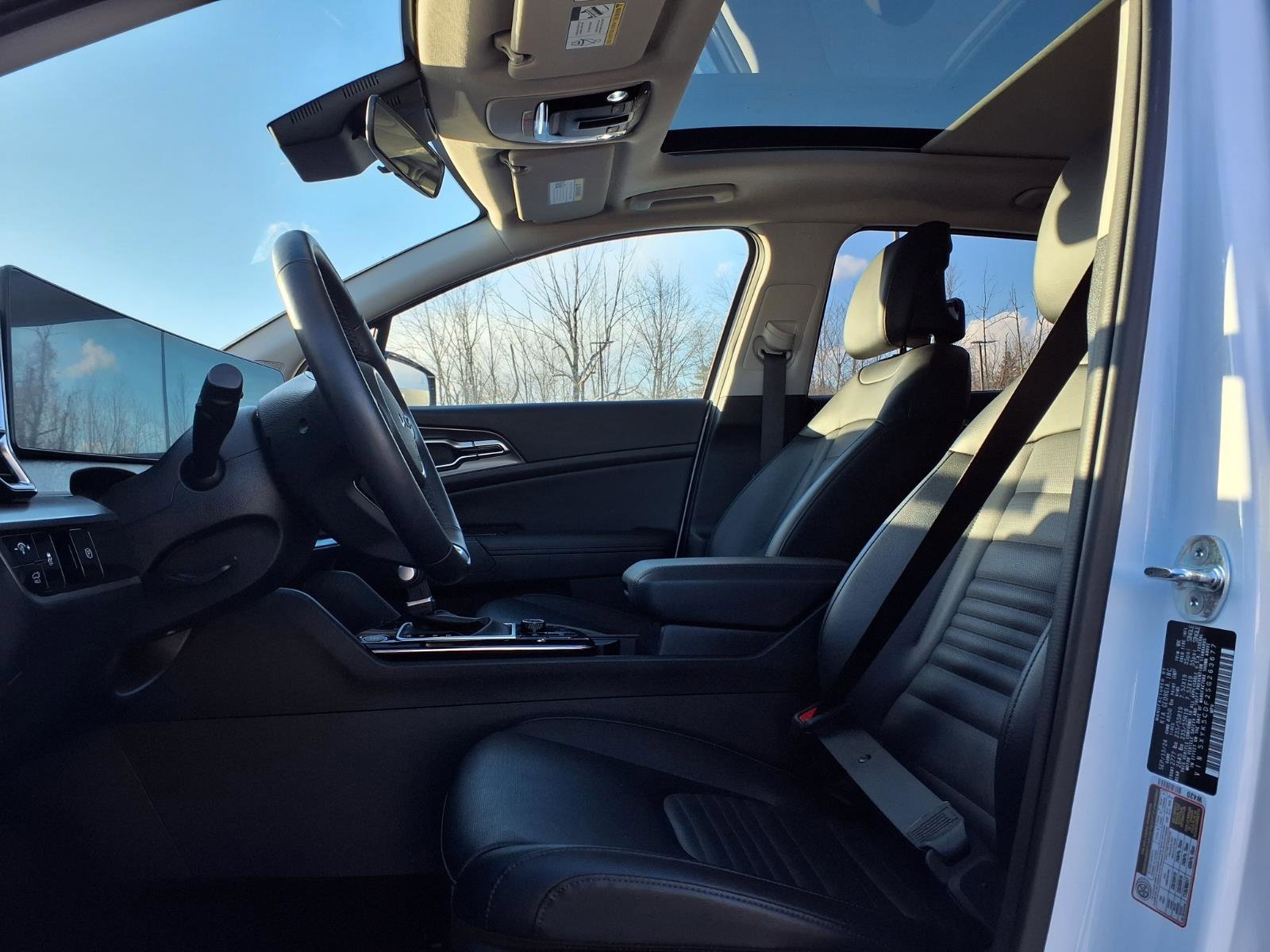 Certified 2025 Kia Sportage SX AWD/4WD image 6