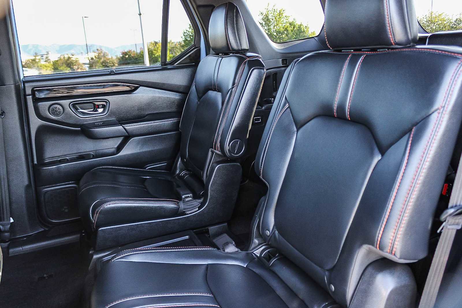 Certified 2025 Honda Pilot TrailSport image 18