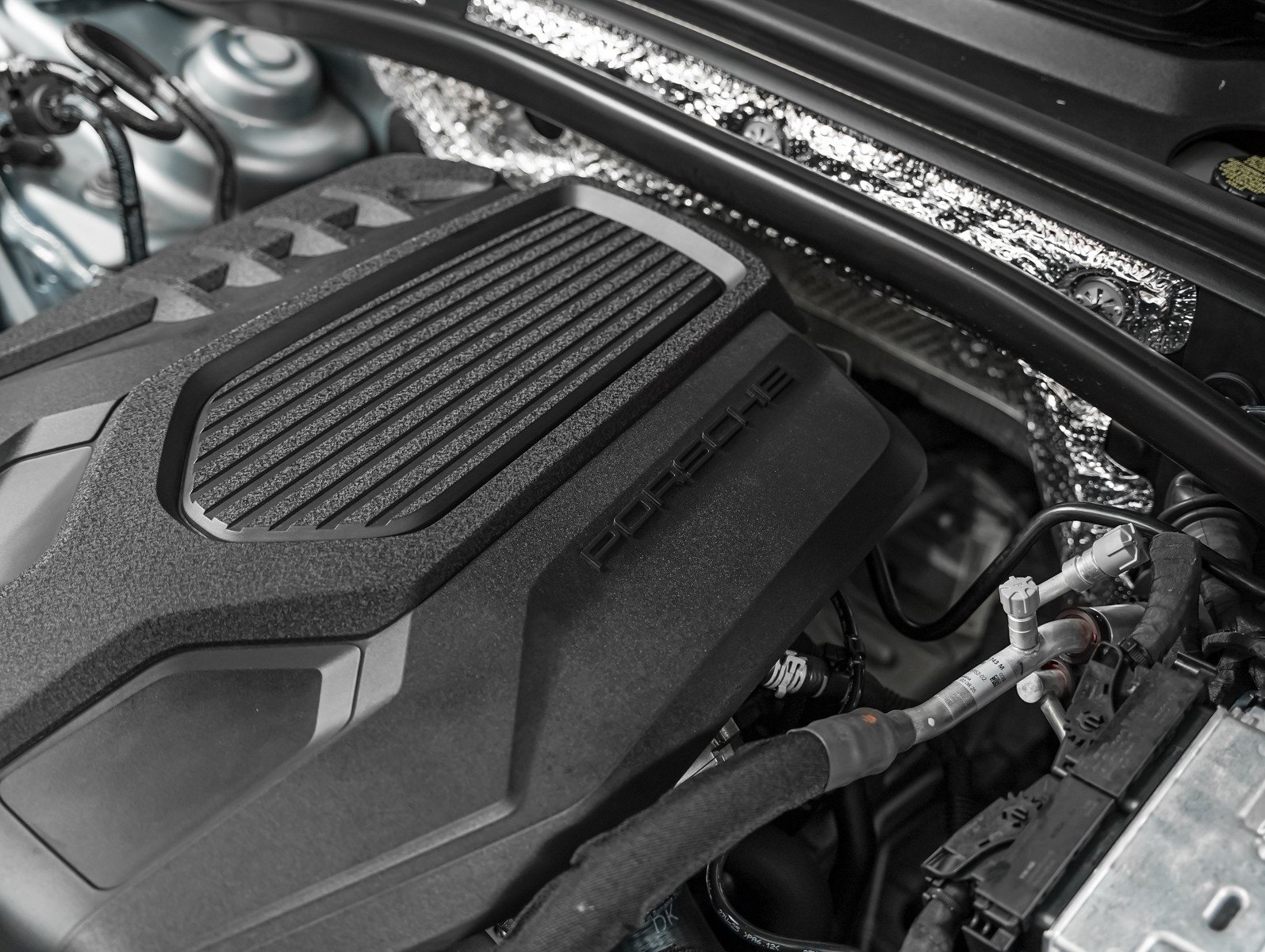 Certified 2026 Porsche Macan AWD/4WD image 12