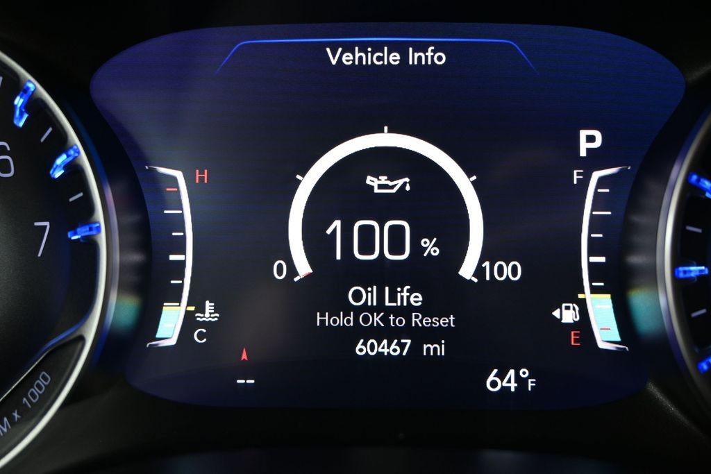 Used 2024 Chrysler Pacifica Touring-L FWD image 27