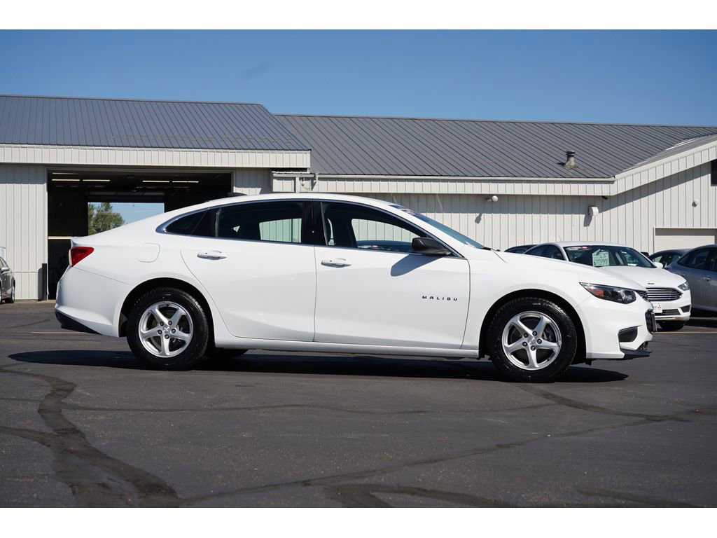 Used 2018 Chevrolet Malibu LS image 2