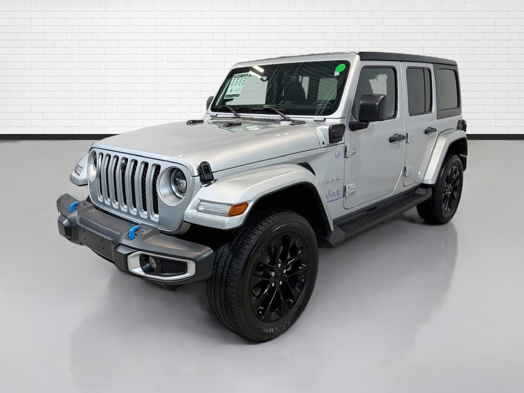 Used 2023 Jeep Wrangler Unlimited Sahara w/ Dual Top Group AWD/4WD image 5