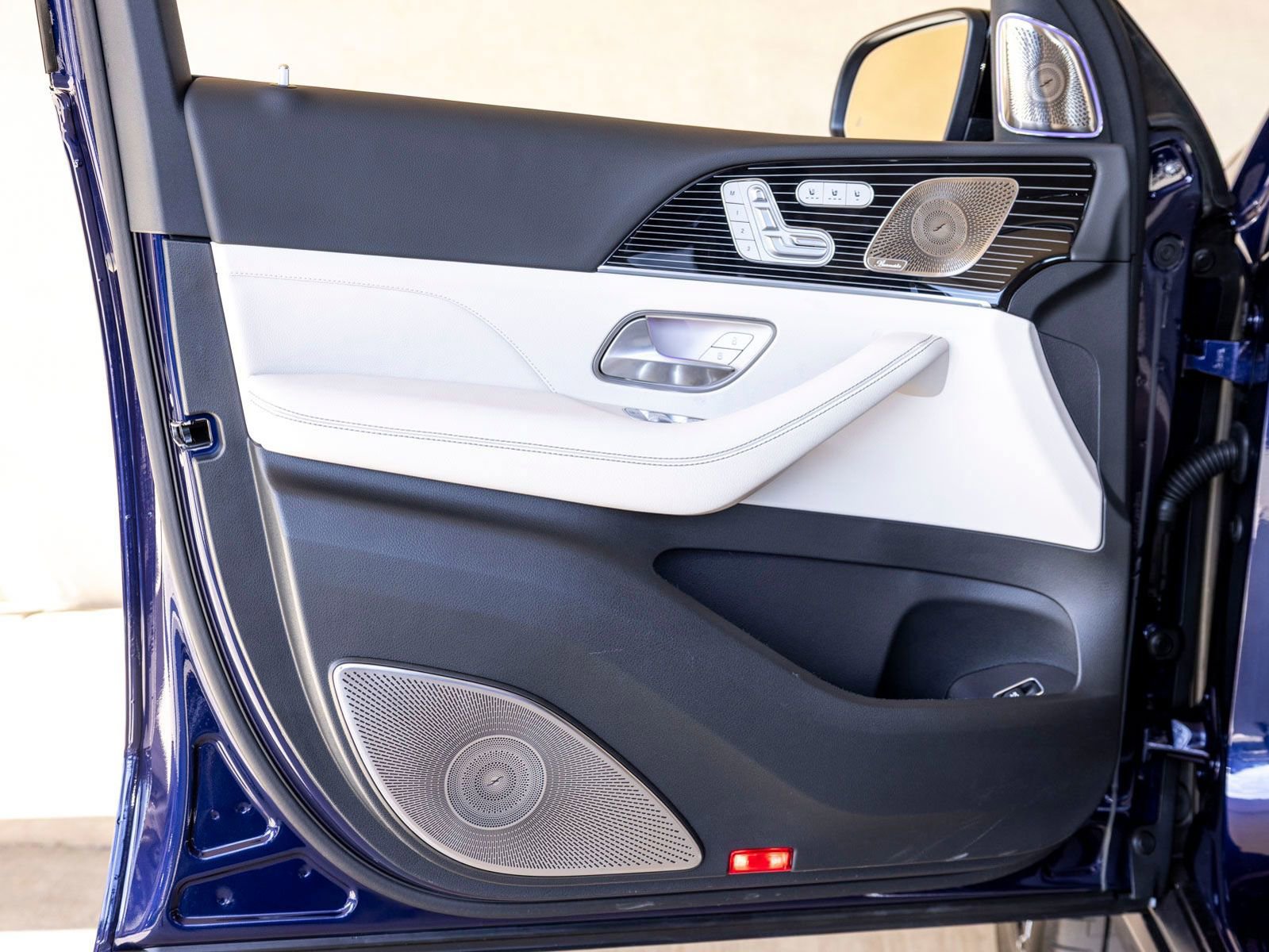 New 2026 Mercedes-Benz GLS 580 4MATIC image 14