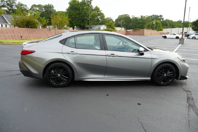 Used 2025 Toyota Camry SE FWD image 10