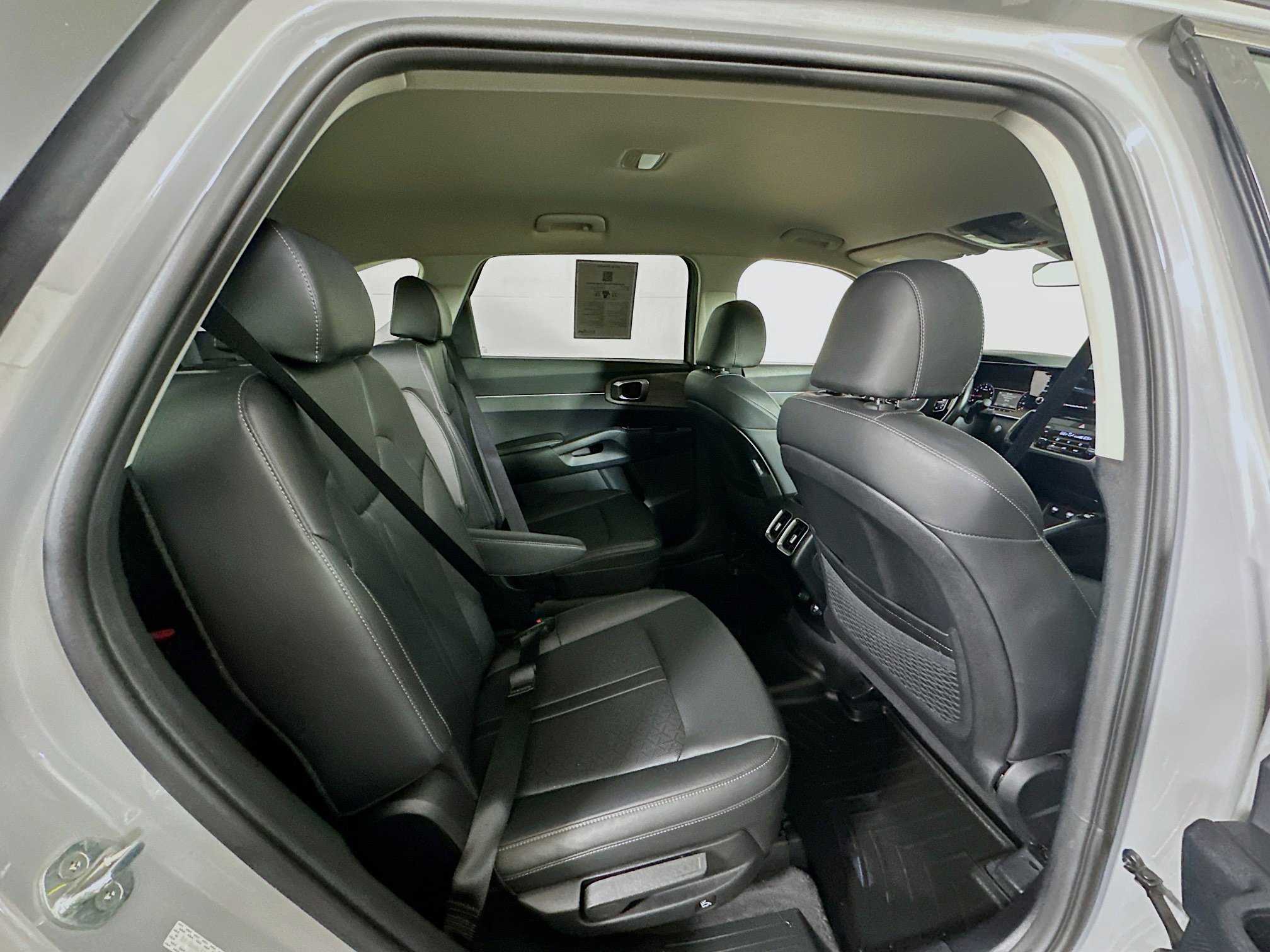 Used 2023 Kia Sorento EX image 31