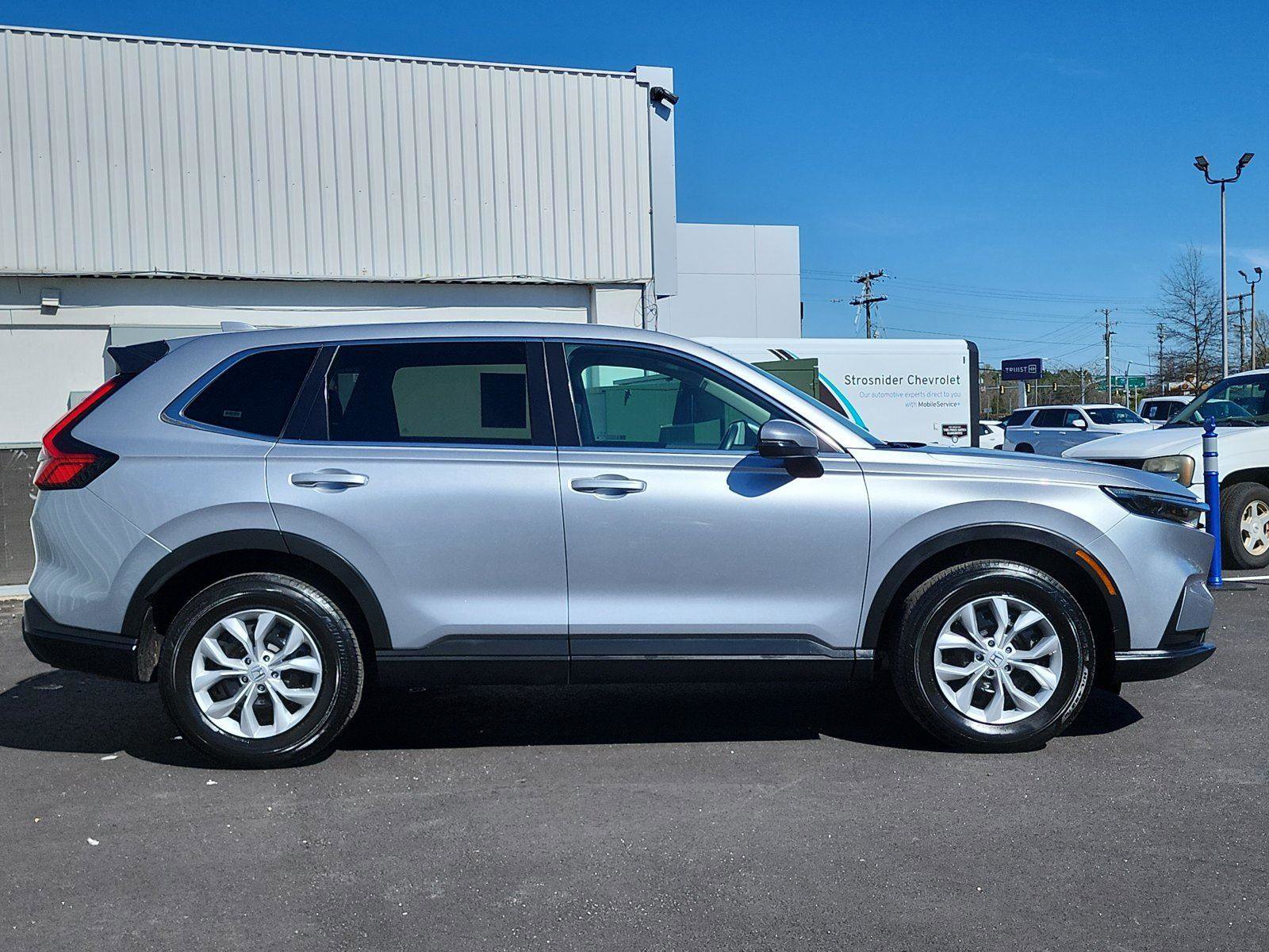 Used 2025 Honda CR-V LX image 6