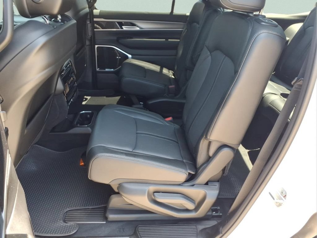 New 2026 Jeep Grand Wagoneer Limited AWD/4WD image 9