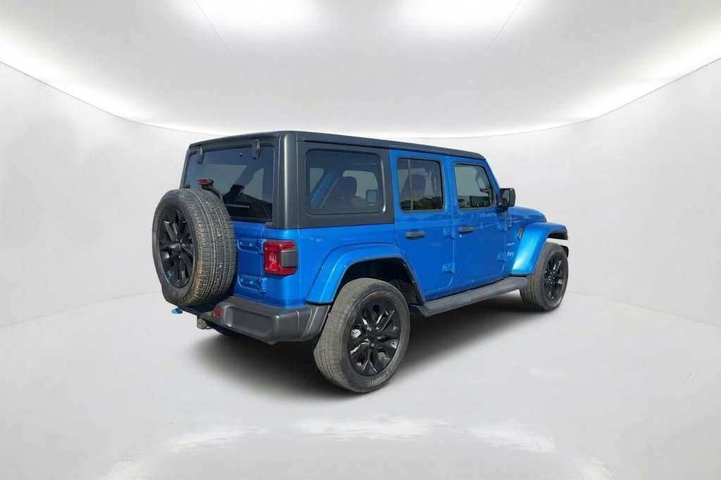 Used 2023 Jeep Wrangler Unlimited Sahara AWD/4WD image 6