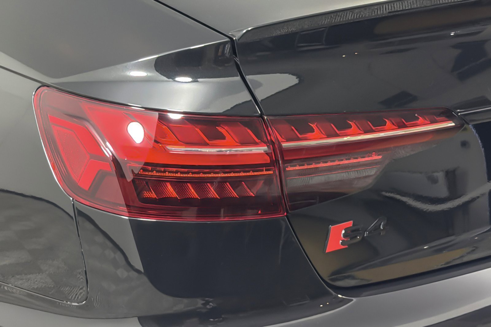 Used 2022 Audi S4 Premium Plus w/ Premium Plus Package image 25