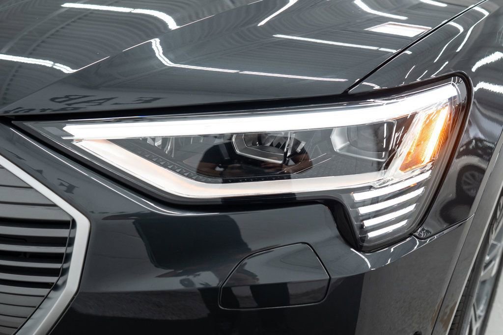 Used 2021 Audi e-tron Premium Plus w/ Premium Plus Package image 49