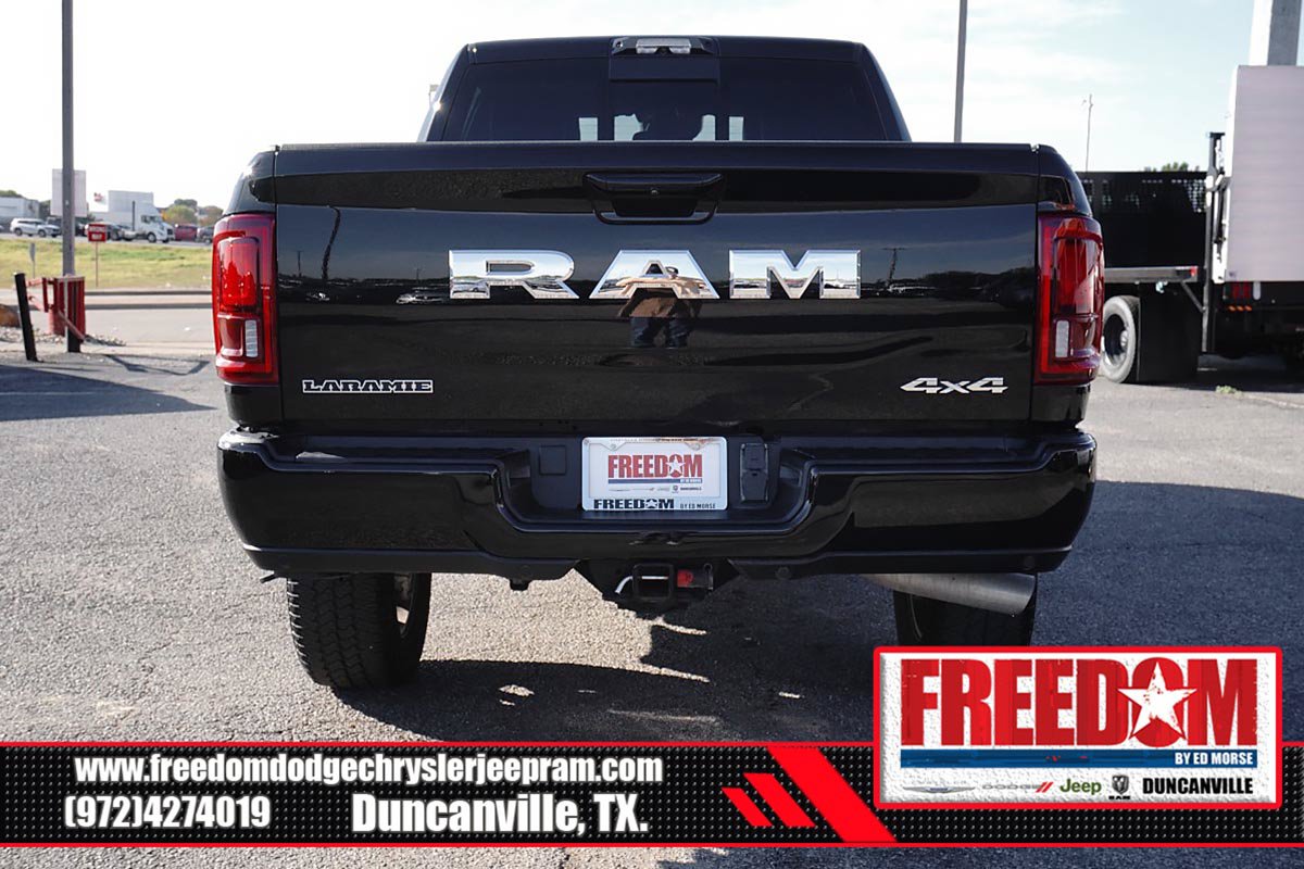 Used 2025 RAM 3500 Laramie AWD/4WD image 4