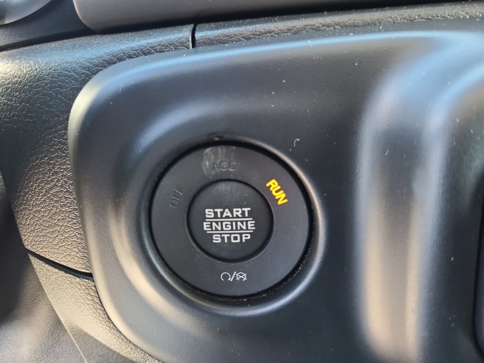 Used 2020 Jeep Wrangler Sport AWD/4WD image 23
