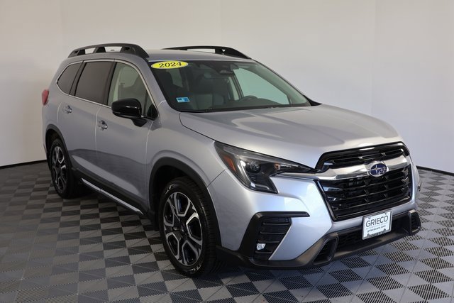 Used 2024 Subaru Ascent Limited image 1