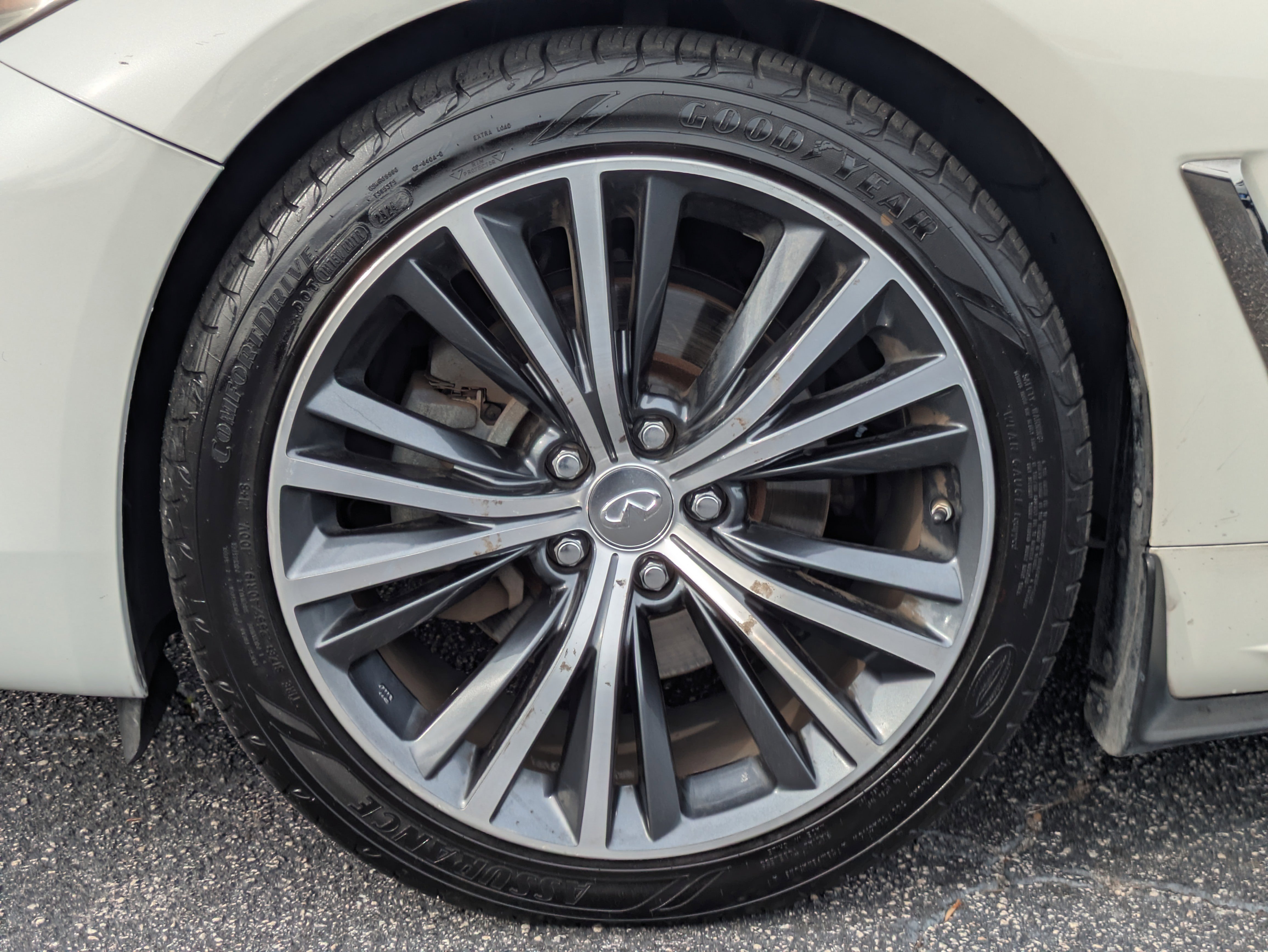 Used 2019 INFINITI Q60 3.0t Luxe w/ Essential Package image 29