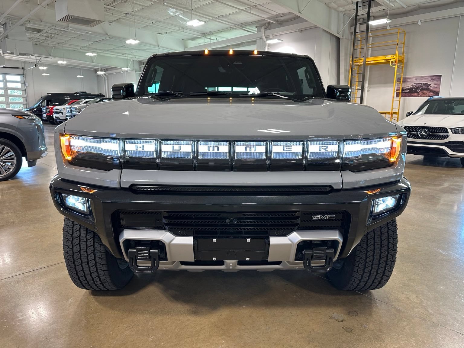 Used 2026 GMC Hummer EV SUV AWD/4WD image 2