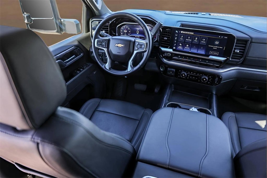 Used 2025 Chevrolet Silverado 2500 LTZ w/ LTZ Convenience Package image 25