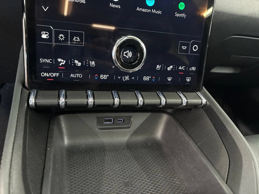Used 2026 GMC Terrain AT4 w/ Convenience Package III AWD/4WD image 9
