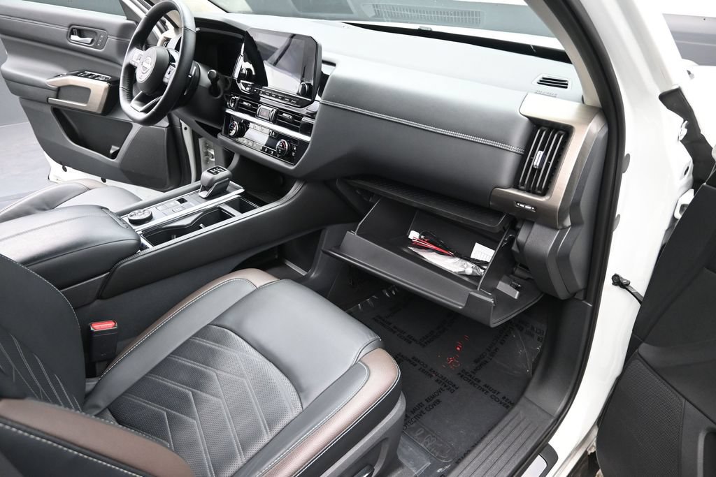 Used 2023 Nissan Pathfinder Platinum AWD/4WD image 19