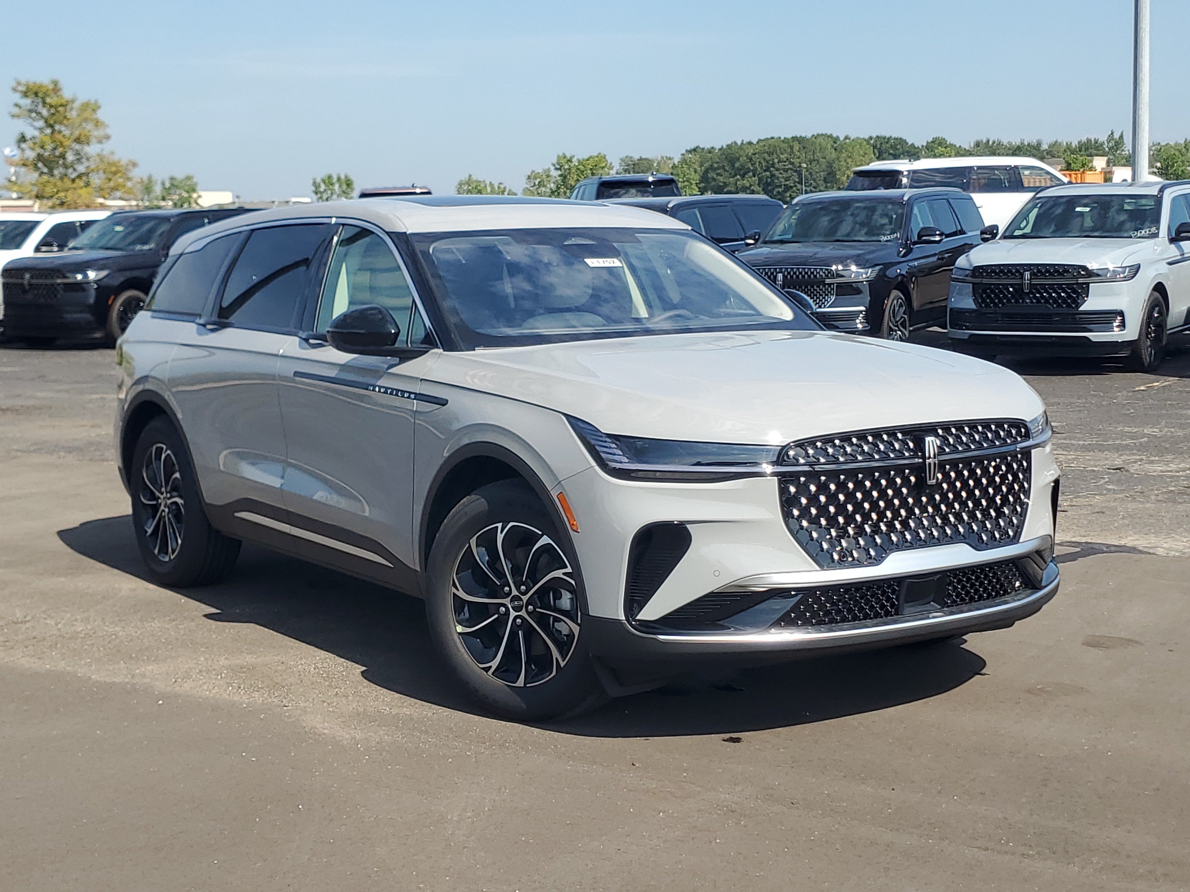 New 2026 Lincoln Nautilus Premier w/ Equipment Group 102A AWD/4WD image 1
