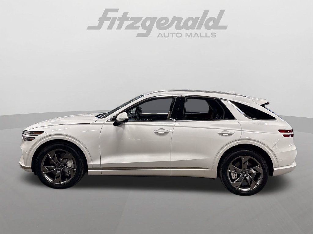Used 2025 Genesis Electrified GV70 w/ Prestige Package AWD/4WD image 3