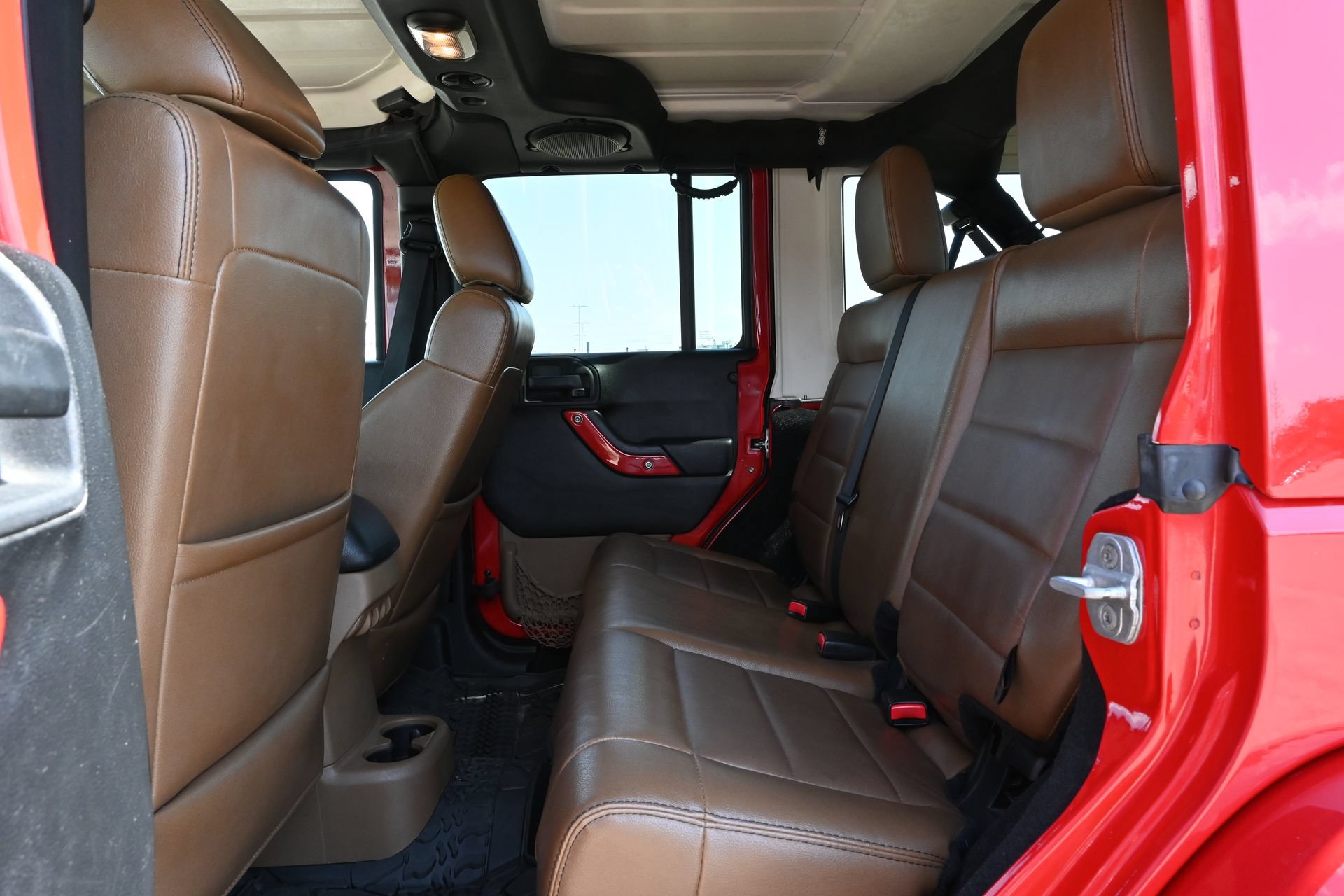 Used 2012 Jeep Wrangler Unlimited Sahara w/ Dual Top Group AWD/4WD image 17