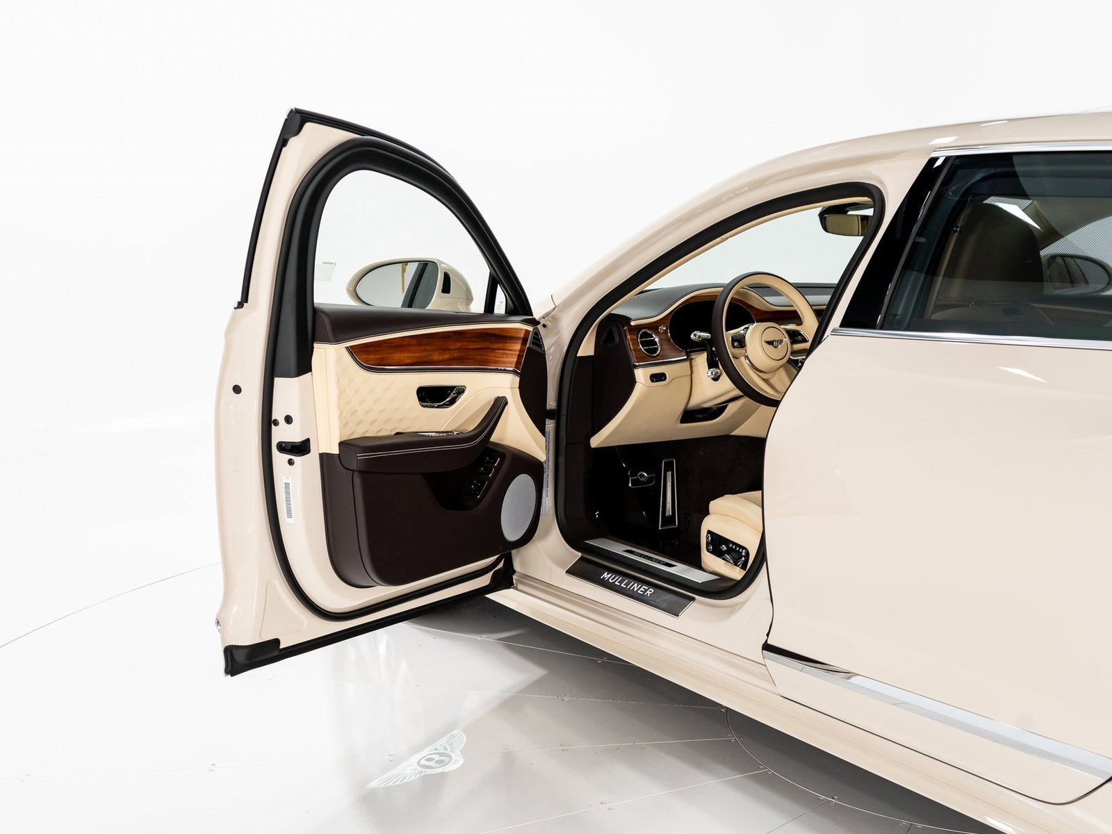 New 2025 Bentley Flying Spur Plug-In Hybrid image 30