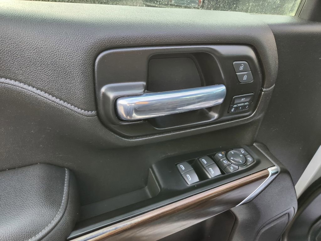 Used 2022 GMC Sierra 2500 SLT image 35