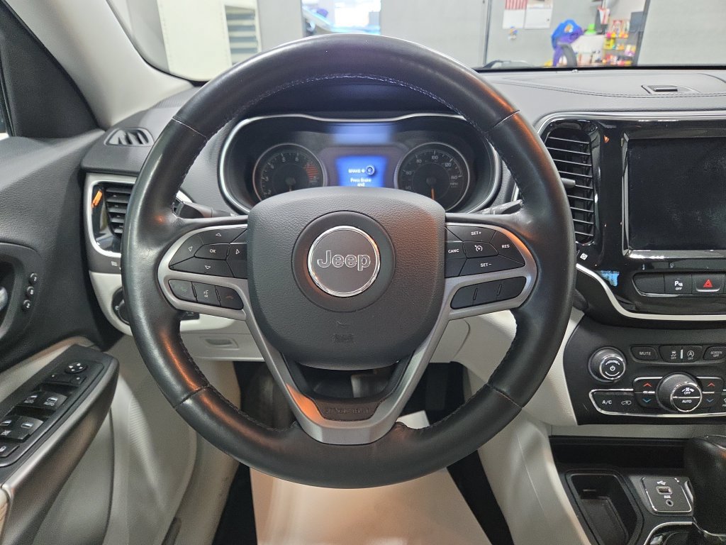 Used 2019 Jeep Cherokee Limited FWD image 27