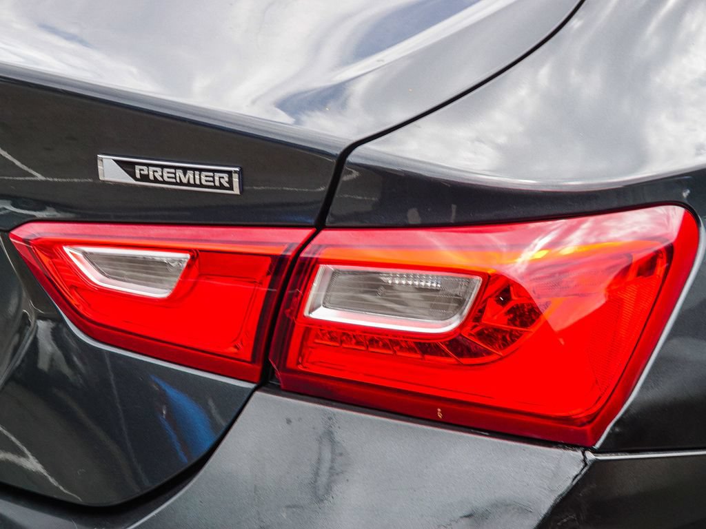 Used 2018 Chevrolet Malibu Premier w/ Premier Sun and Wheel Package FWD image 7