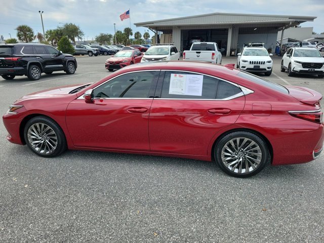 Used 2024 Lexus ES 300h Ultra Luxury w/ Accessory Package (Z2) image 13