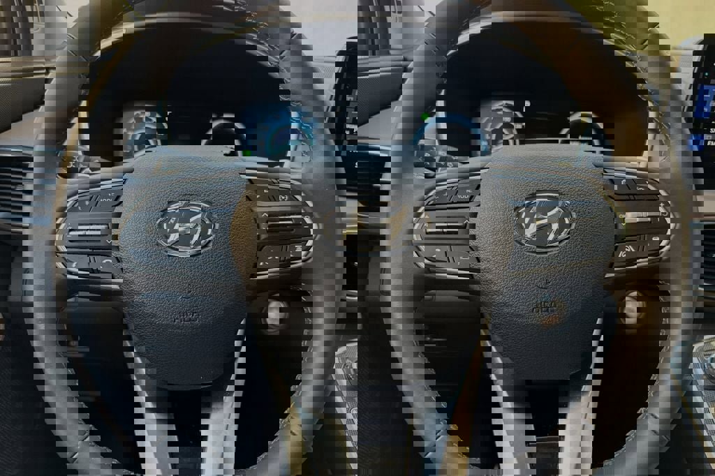 Used 2023 Hyundai Santa Fe SEL Convenience image 22