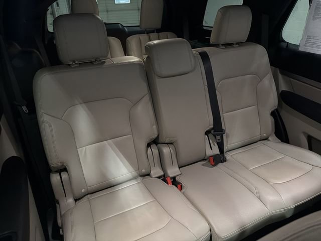 Used 2018 Ford Explorer XLT w/ Equipment Group 202A image 18