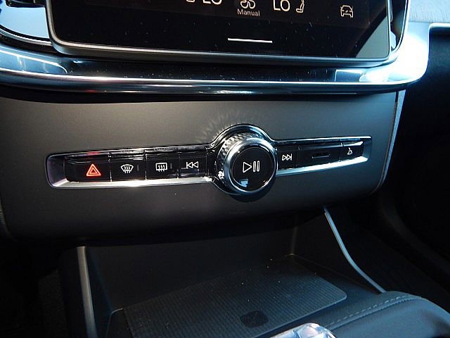 New 2026 Volvo XC90 B6 Ultra w/ Lounge Package image 19