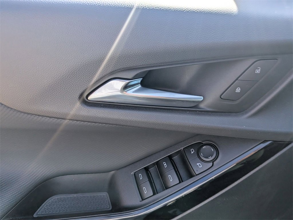 Used 2025 Chevrolet Equinox LT image 11