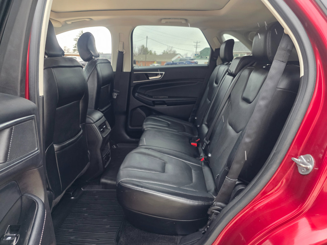Used 2018 Ford Edge Titanium w/ Equipment Group 302A image 13