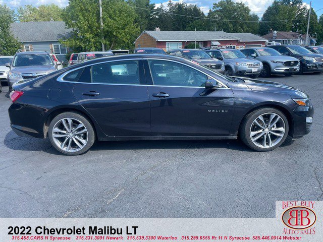 Used 2022 Chevrolet Malibu LT image 2