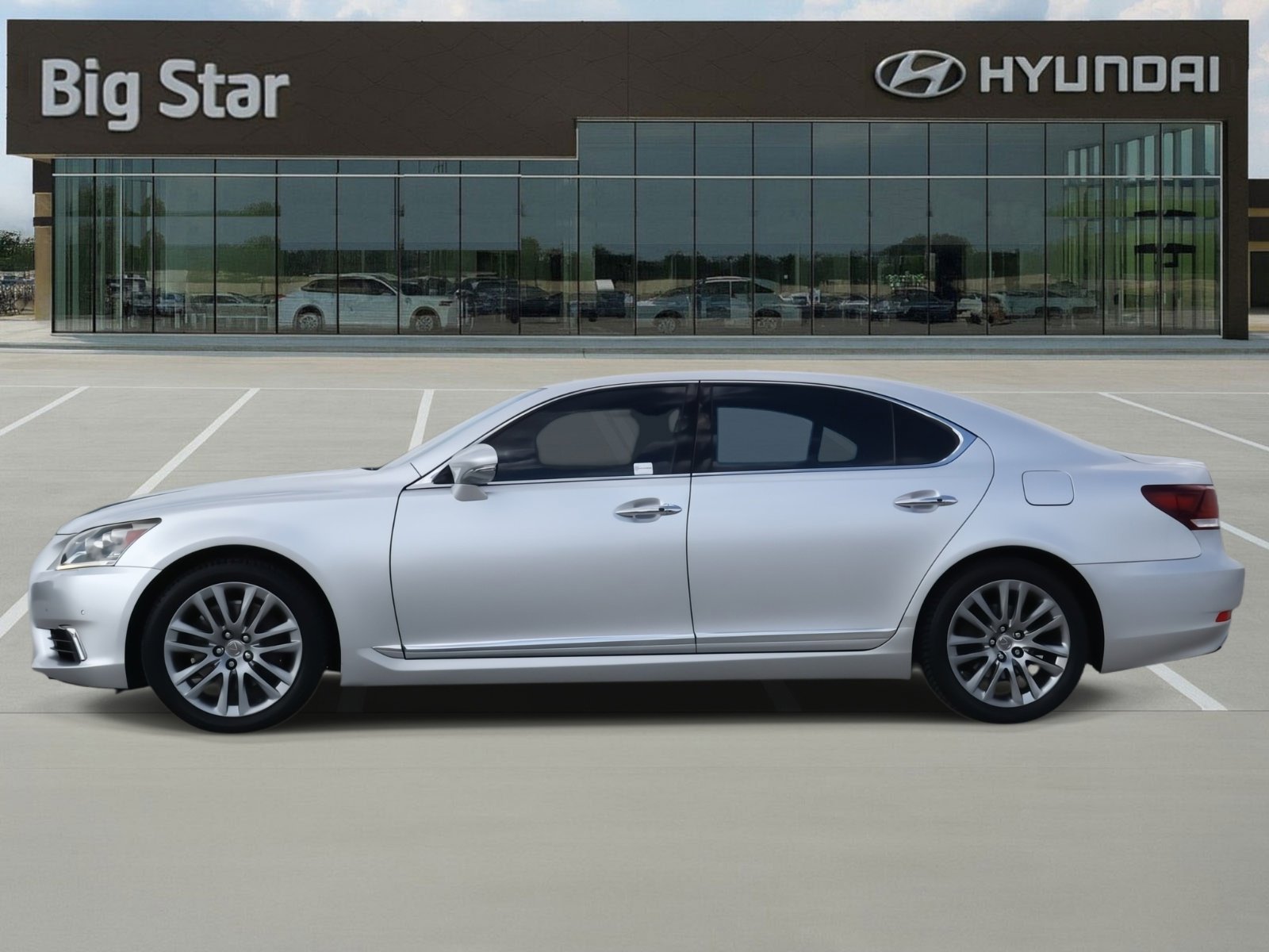 Used 2013 Lexus LS 460 L w/ Preferred Accessory Package image 2