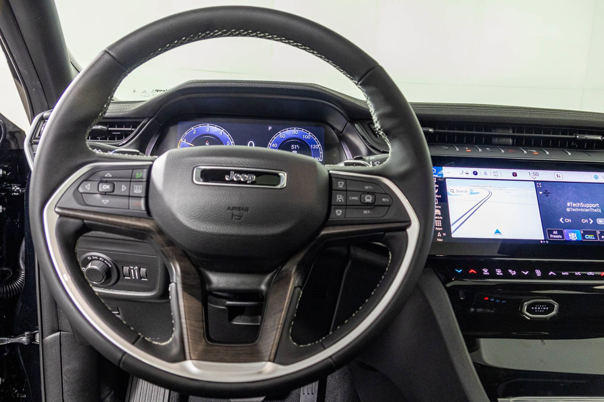 New 2026 Jeep Grand Cherokee Altitude AWD/4WD image 29