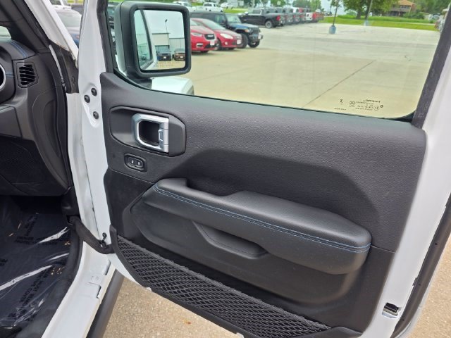 Used 2023 Jeep Wrangler Unlimited Rubicon 4xe w/ Cold Weather Group AWD/4WD image 23