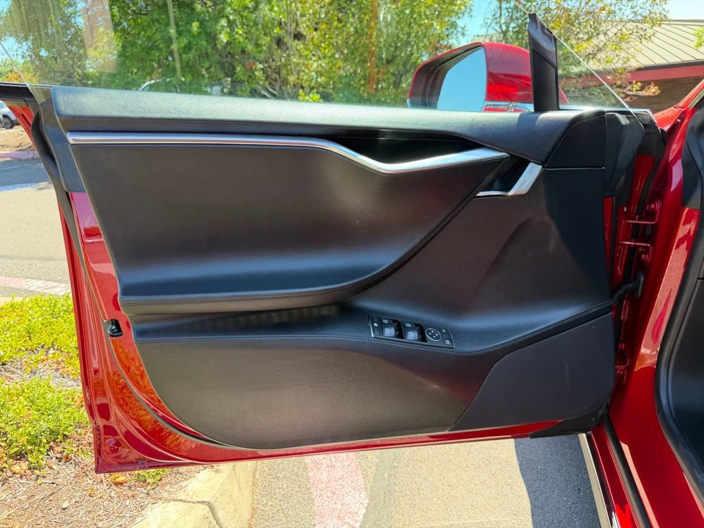 Used 2013 Tesla Model S Performance RWD image 11