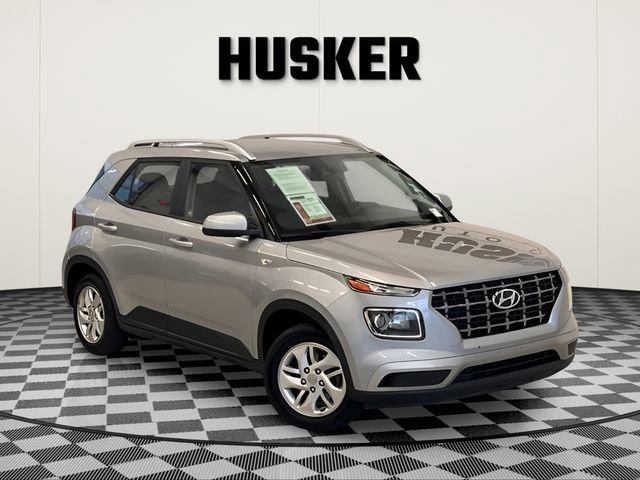 Used 2020 Hyundai Venue SEL FWD image 1